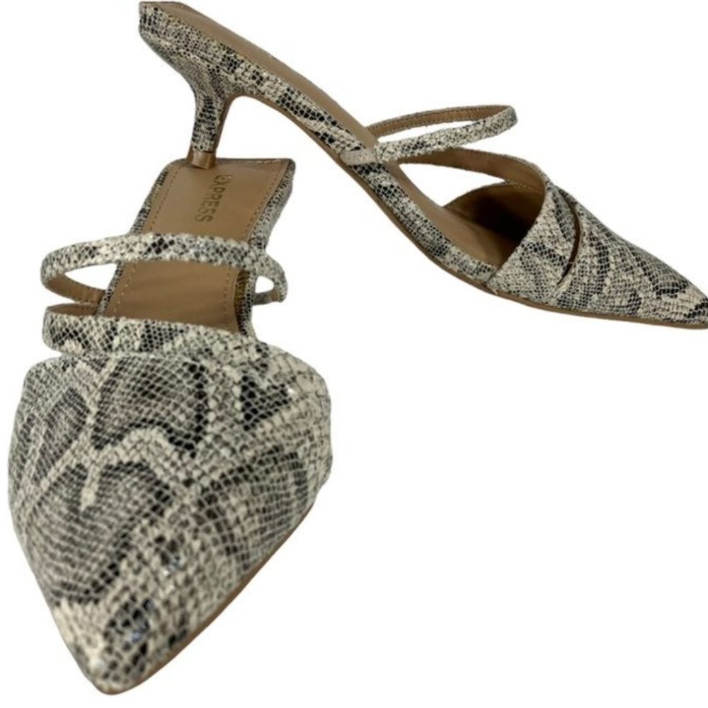 Express snakeskin kitten heel s.6